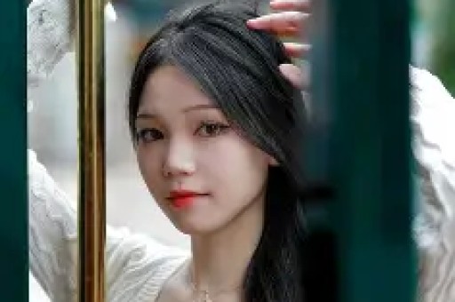 丈夫暴雷后53岁董卿再迎人生噩耗淡出央视原因早已真相大白